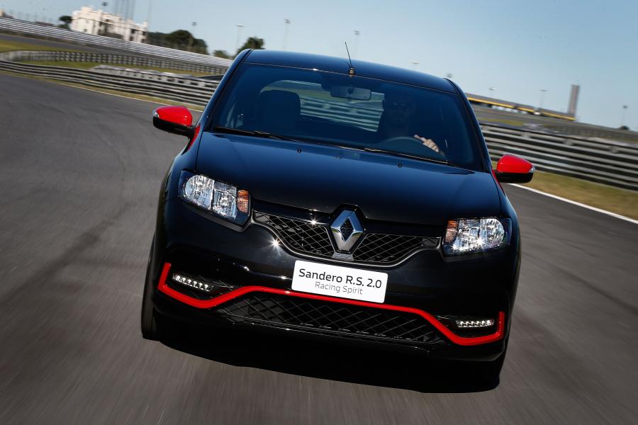  Renault Sandero R.S. 2.0 Racing Spirit 2017 года  (фото 12 из 30)